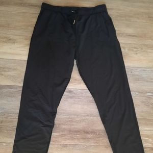 EUC Zyia Large black everywhere pants